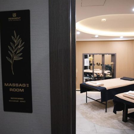 Resident Hotel Kazybek Bi Алма Ата Екстериор снимка
