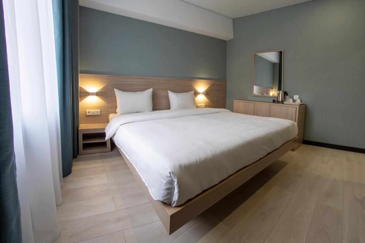 Resident Hotel Kazybek Bi Алма Ата Екстериор снимка