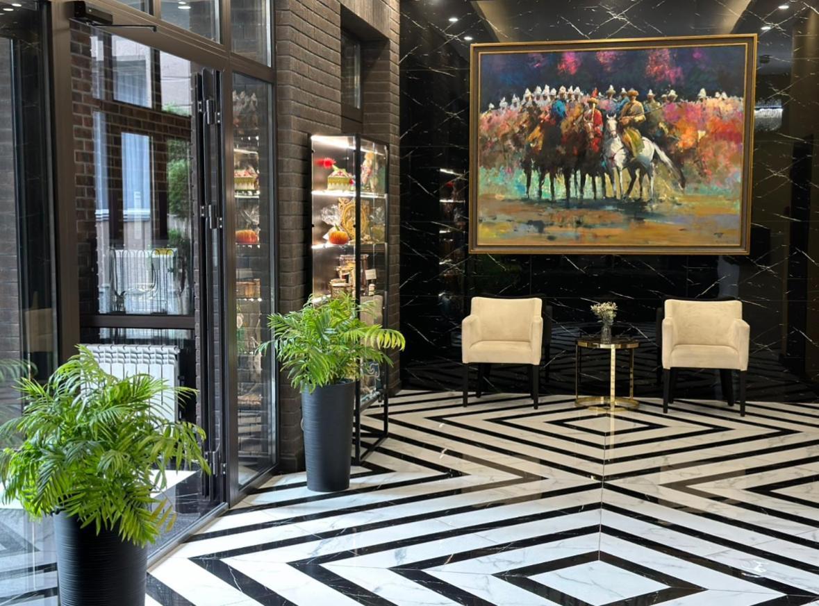 Resident Hotel Kazybek Bi Алма Ата Екстериор снимка