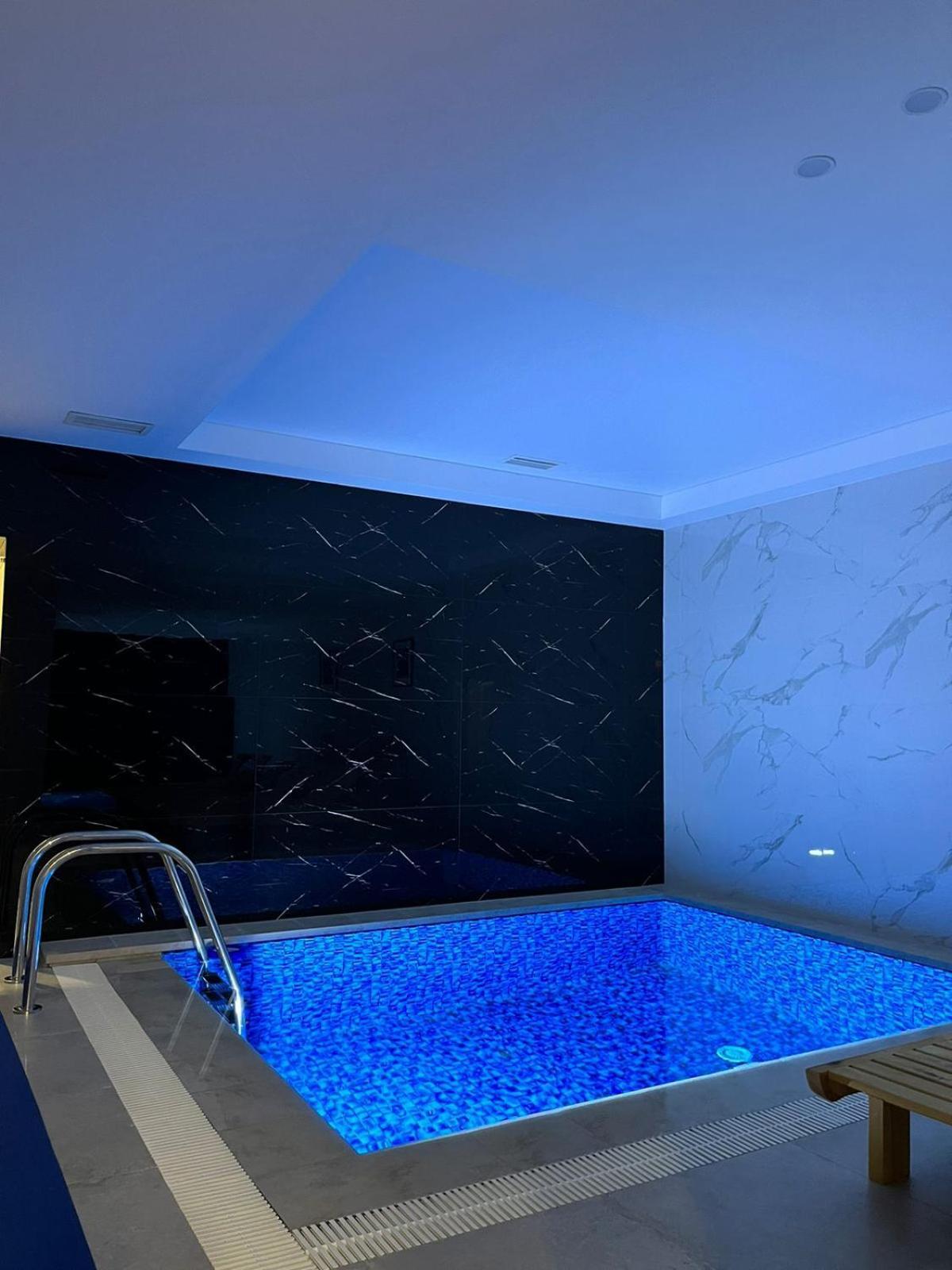 Resident Hotel Kazybek Bi Алма Ата Екстериор снимка