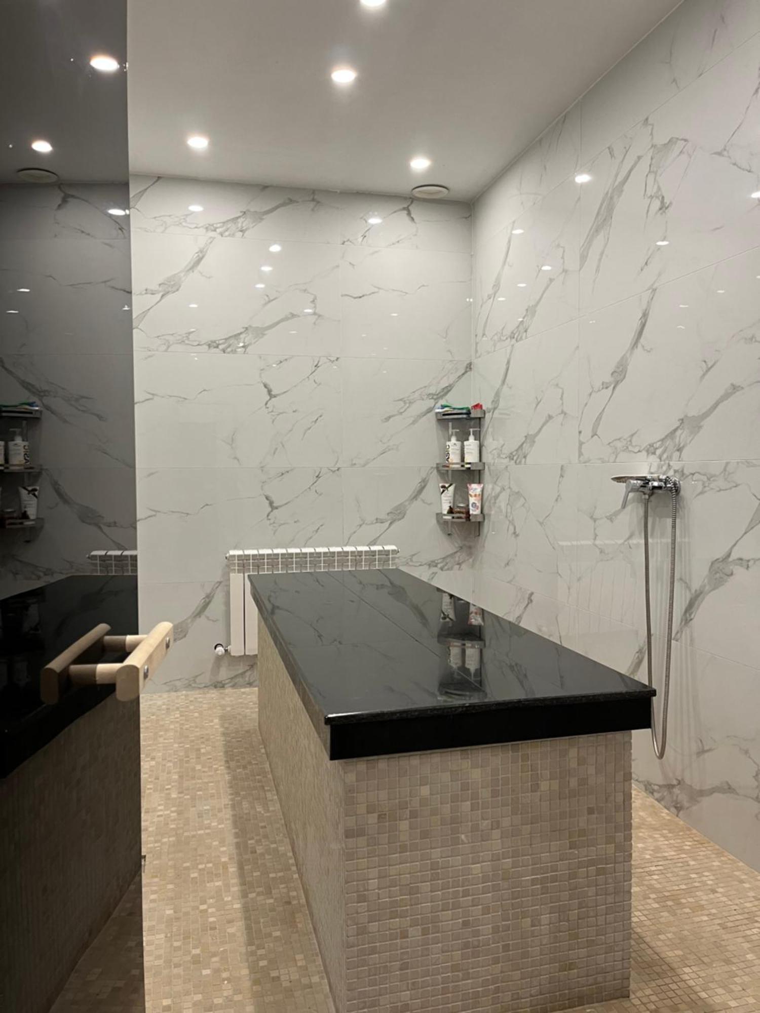 Resident Hotel Kazybek Bi Алма Ата Екстериор снимка