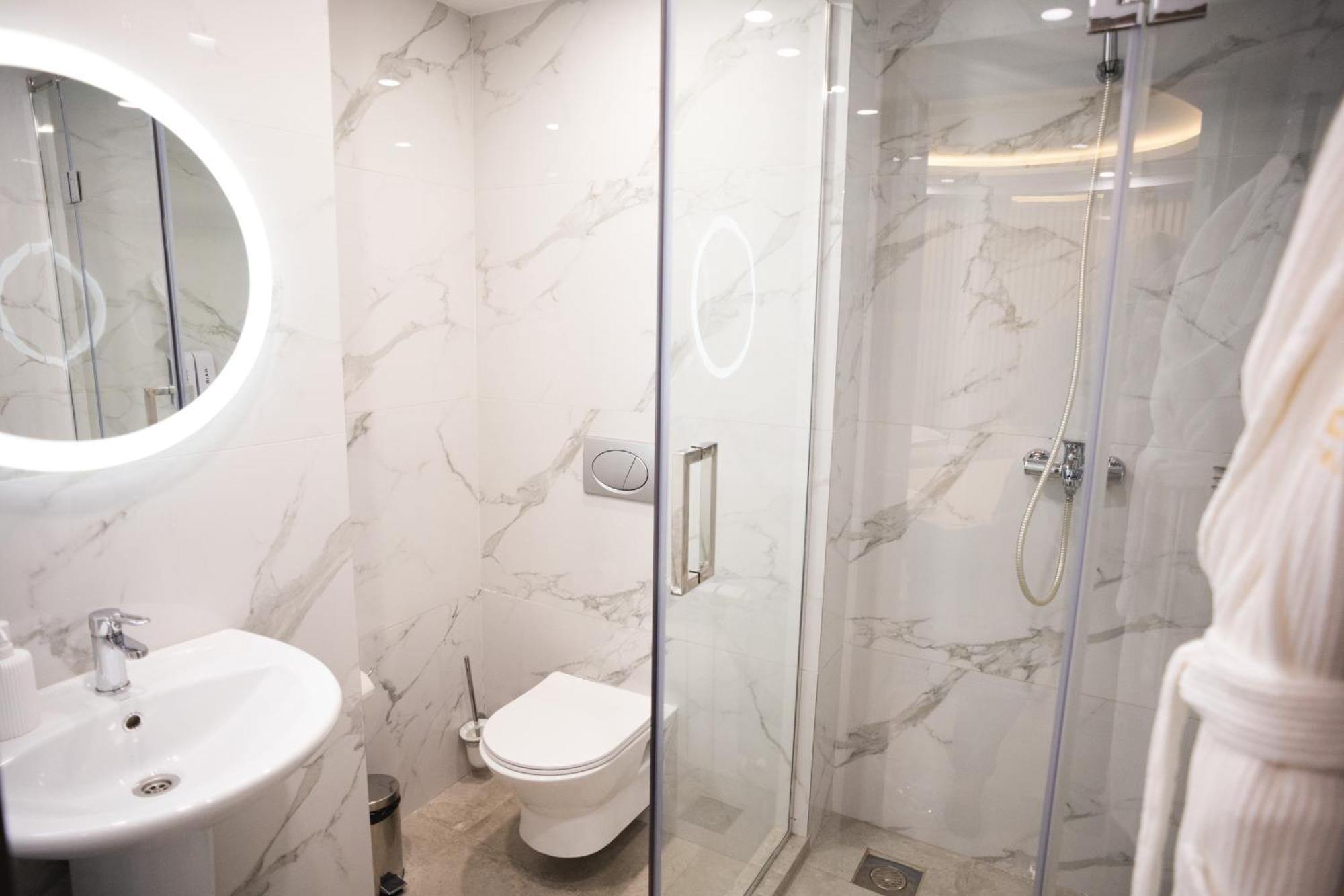 Resident Hotel Kazybek Bi Алма Ата Екстериор снимка