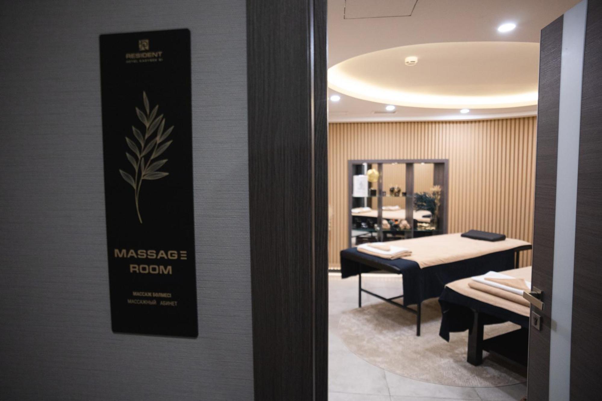 Resident Hotel Kazybek Bi Алма Ата Екстериор снимка