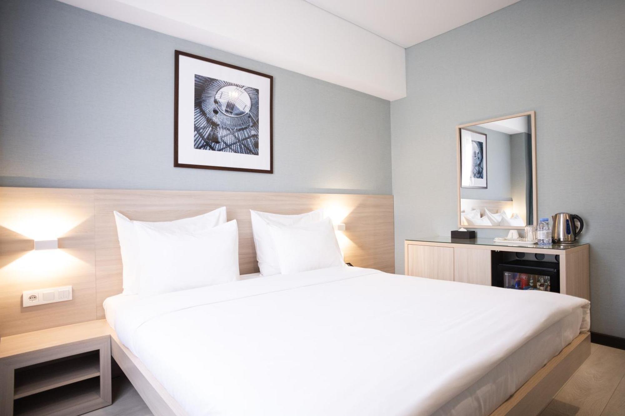 Resident Hotel Kazybek Bi Алма Ата Екстериор снимка
